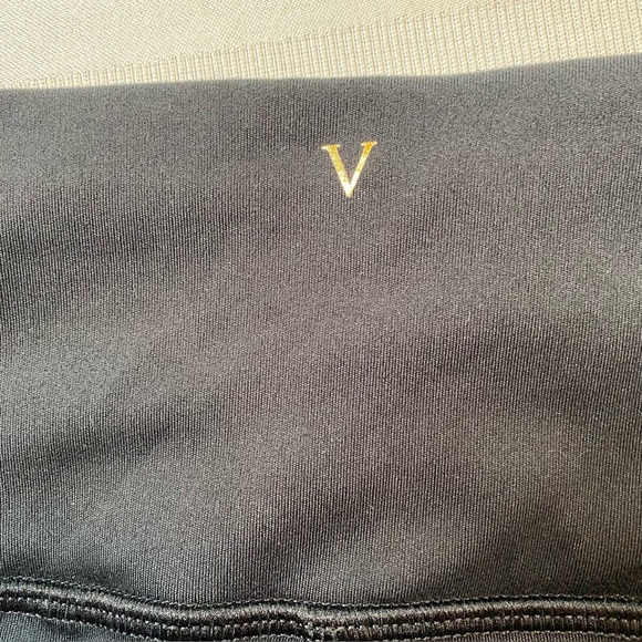 Victoria’s Secret Sz 4 Leggings 3 pockets High Rise Black Yoga Gold V Logo EUC - Picture 9 of 10